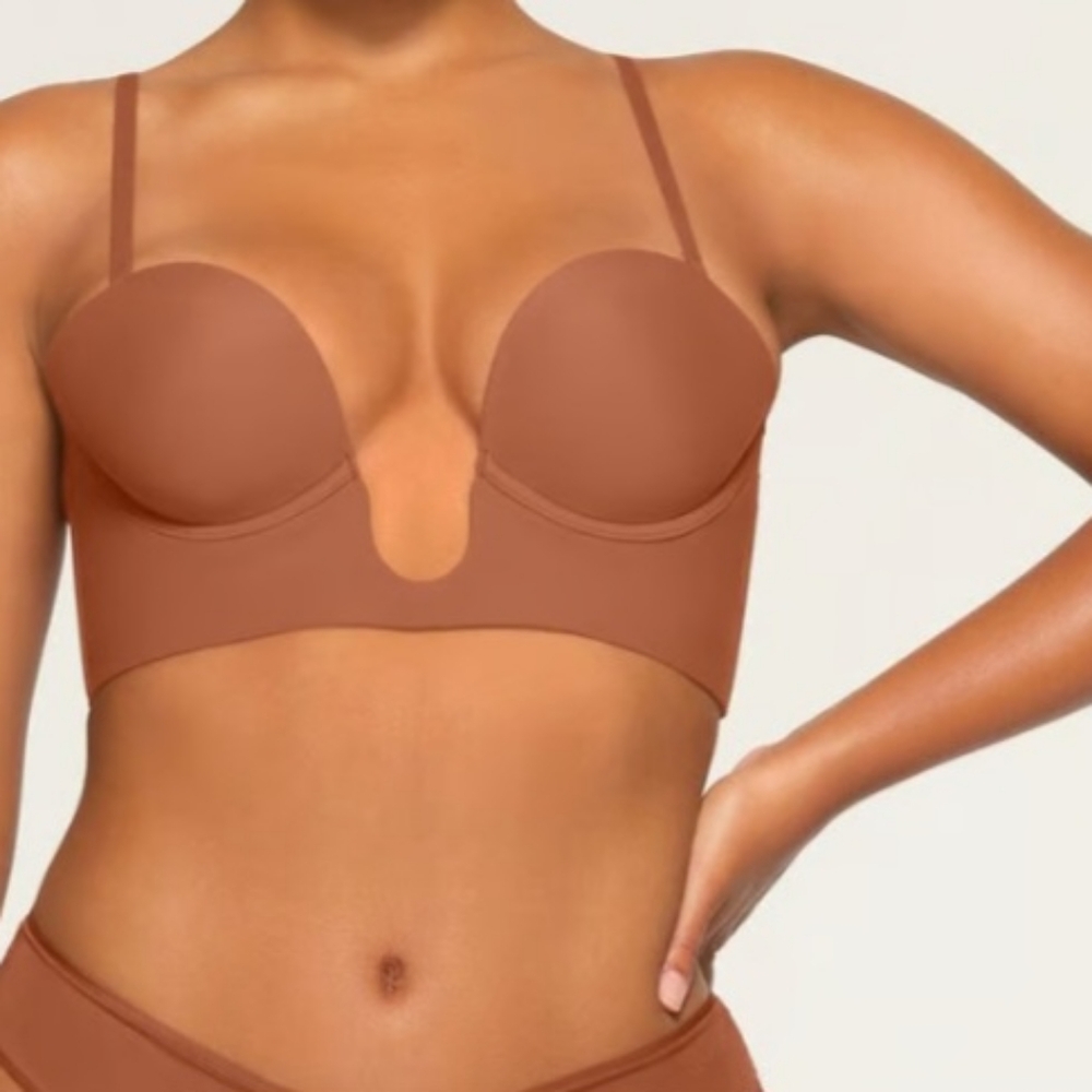SKIMS Tan deep plunge bra